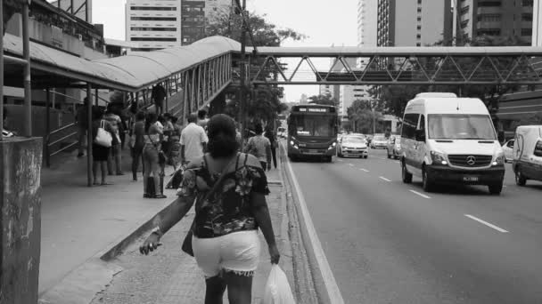 Salvador Bahia Brazil December 2020 Людей Можна Побачити Автобусній Зупинці — стокове відео