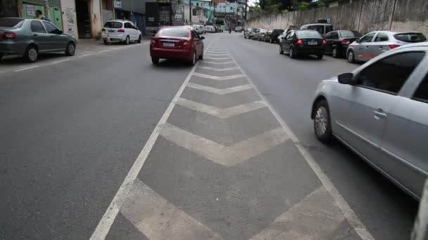 Salvador Bahia Brazil Grudnia 2020 Znak Drogowy Wskazujący Ruch Obrotowy — Wideo stockowe
