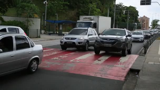 Salvador Bahia Brazil December 2020 Vehicles Transit Spot Spine Public — стоковое видео