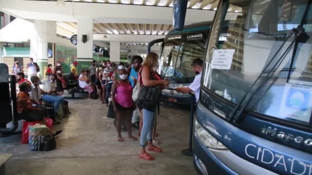 Salvador Bahia Brasile Dicembre 2020 Passeggeri Vengono Visti Mentre Salgono — Video Stock
