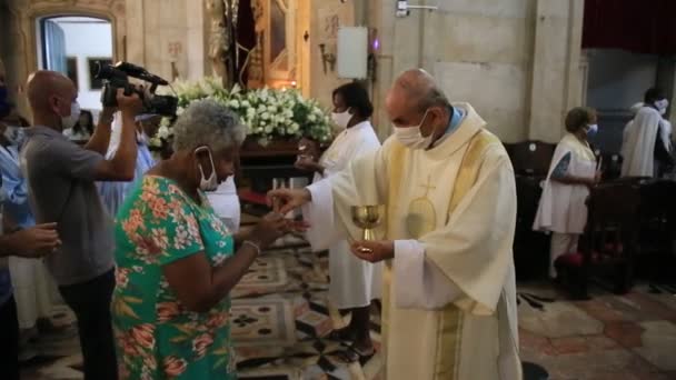 Salvador Bahia Brasil Janeiro 2021 Católicos Usam Mascotes Compram Distância — Vídeo de Stock