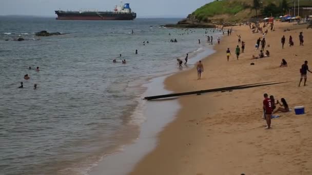 Salvador Bahia Brasil Enero 2021 Gente Arena Playa Boa Viagem — Vídeos de Stock