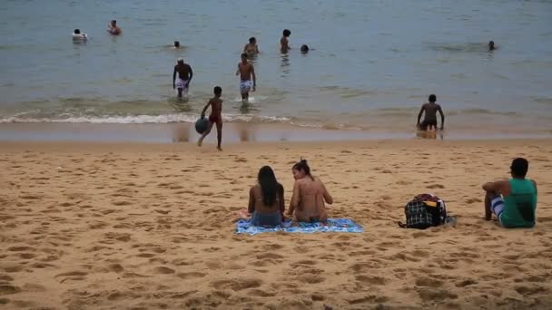 Salvador Bahia Brasil Janeiro 2021 Pessoas São Vistas Areia Praia — Vídeo de Stock