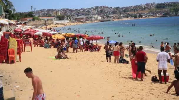 Salvador Bahia Brasil Enero 2021 Gente Arena Playa Boa Viagem — Vídeo de stock