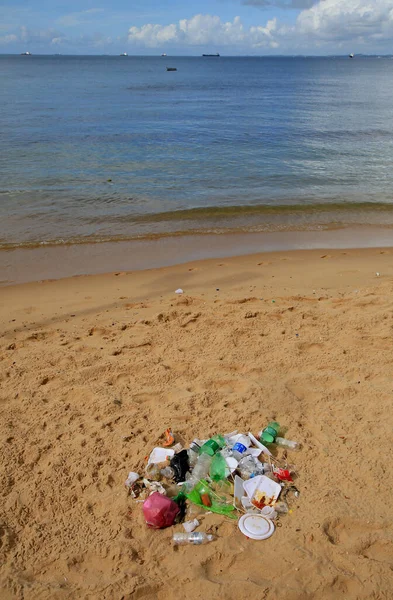 Salvador Bahia Brasilien Januar 2021 Müll Sand Des Strandes Von — Stockfoto