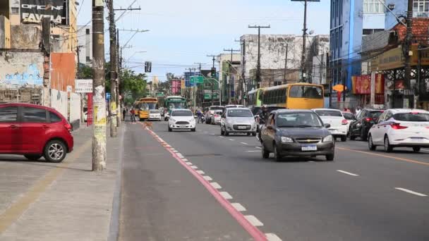 Salvador Bahia Brasil Enero 2021 Tráfico Vehículos Barrio Calcada Ciudad — Vídeos de Stock