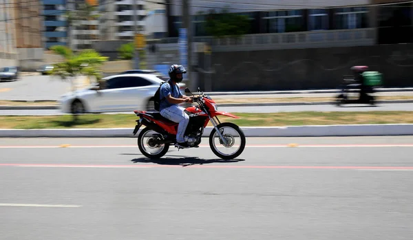 생존자 바히아 브라질 2021 비커는 살바도르 거리에서 오토바이를 목격되었다 — 스톡 사진