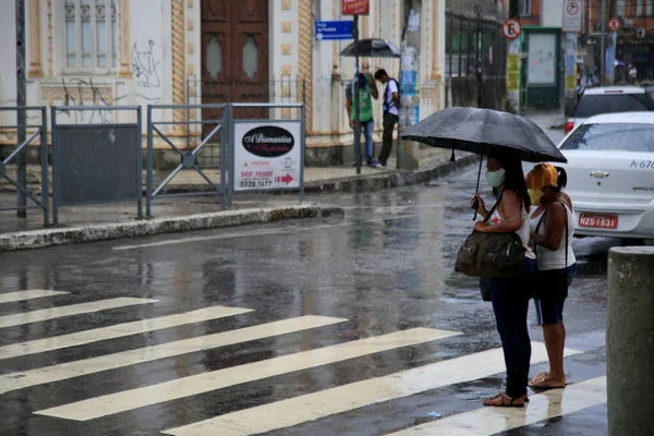 Salvador Bahia Brazil January 2021 People Using Umbrella Rain Downtown — Stock Photo, Image