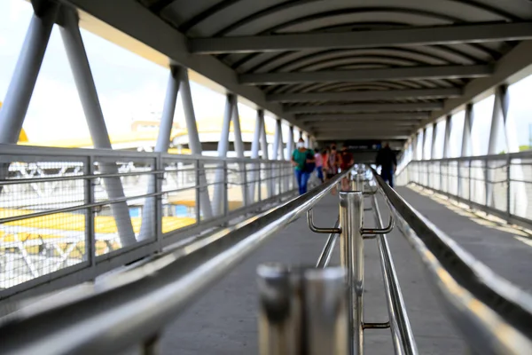 Salvador Bahia Brezilya Ocak 2021 Nsanlar Salvador Şehrinde Yaya Geçidinde — Stok fotoğraf