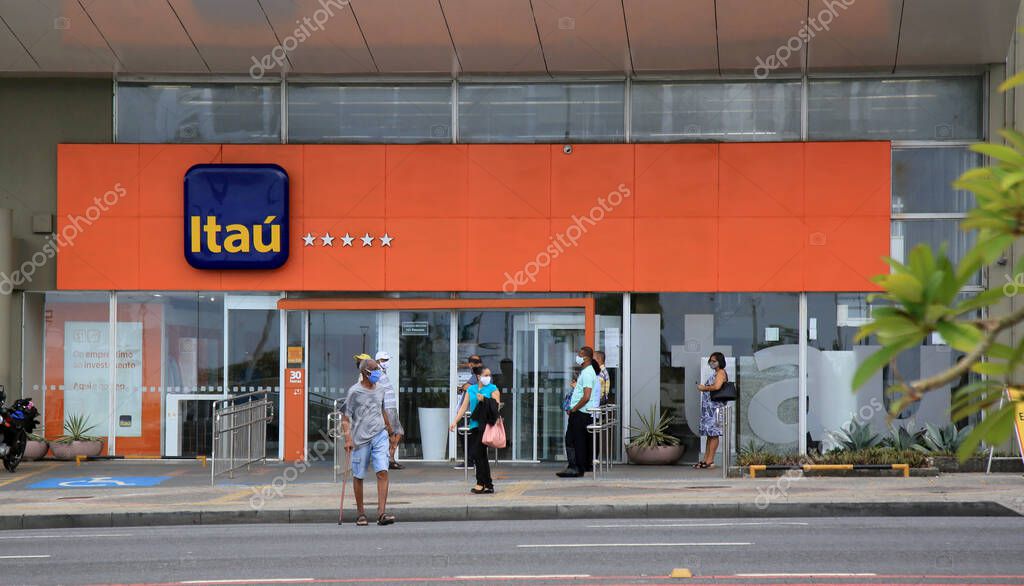 Salvador, bahia, brazil - january 11, 2021: people are seen at the Banco Itau branch in the Pituba neighborhood in the city of Salvador.