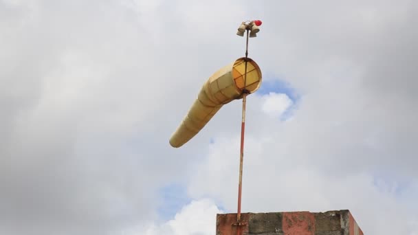 생존자 2021 살바도르 아타카 지역에 착륙장에서 풍차를 수있다 풍동은 바람의 — 비디오
