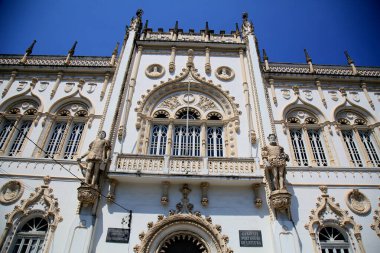 Salvador, Bahia, Brezilya - 8 Ocak 2021: Salvador şehrinde Gabinete Portugues de Leitura inşaatı. * * * Yerel altyazı * *