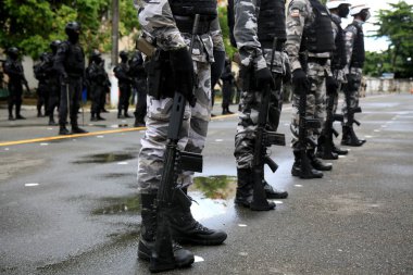 Salvador, Bahia, Brezilya - 13 Ocak 2021: Bahia Askeri Polisi Şok Taburu üyesi, Salvador 'daki Vila Militar' da düzen içinde görüldüler..