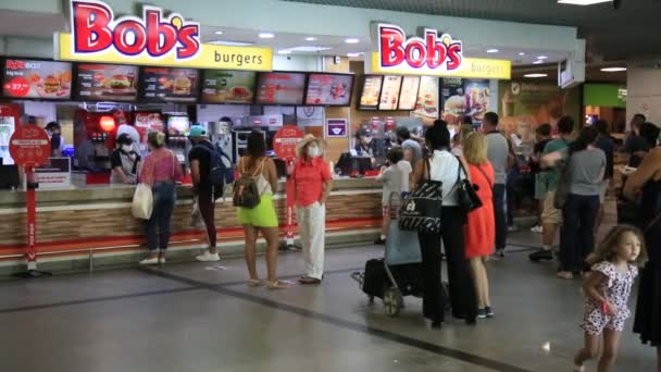 Salvador Bahia Brasil Janeiro 2021 Pessoas São Vistas Balcão Serviços — Vídeo de Stock