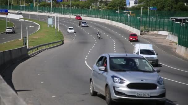 Salvador Bahia Βραζιλία Ιανουαρίου 2021 Κυκλοφορία Οχημάτων Δρόμο Κοντά Στο — Αρχείο Βίντεο