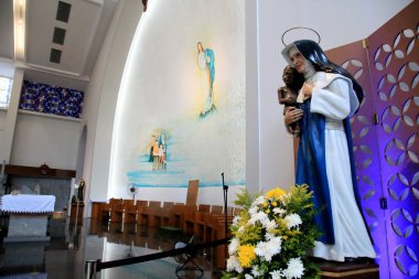 Salvador, Bahia, Brezilya - 19 Ocak 2021: Salvador 'daki Cidade Baixa bölgesinde, Roma' daki rahibe mabedinde Santa Dulce dos Pobres 'in resmi görülüyor..