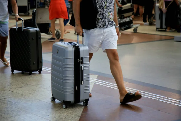 Salvador Bahia Brazil January 2021 Passenger Seen Carrying Suitcase Next — Stock Photo, Image