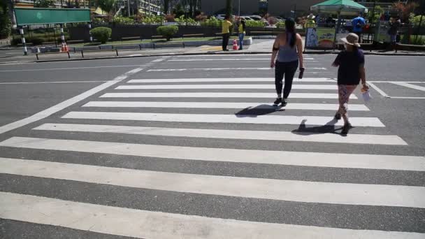 Salvador Bahia Brazil January 2021 Pedestrian Passion Street Pituba Neighborhood — Stok video