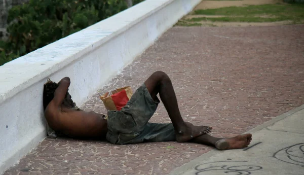 Salvador Bahia Brazil February 2021 Homeless Man Seen Lying Sidewalk — Stock Photo, Image