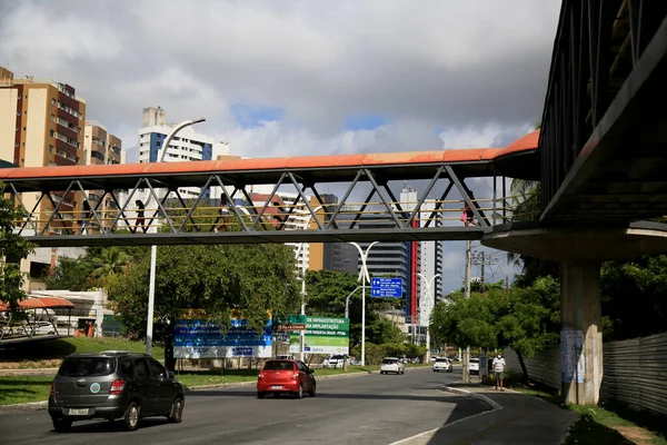 Salvador Bahia Brasil Fevereiro 2021 Pedonal Vista Avenida Acm Cidade — Fotografia de Stock