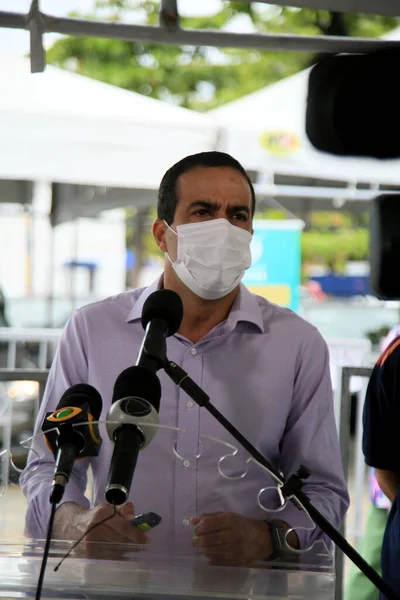 2021年2月8日 萨尔瓦多市市长Bruno Reis谈到了在接种Coron病毒疫苗方面所采取的行动 — 图库照片