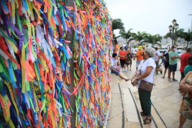 Salvador, Bahia, Brezilya - 17 Şubat 2021: Sinyor do Bonfim Bazilikası 'nda yapılan ayin, Salvador' da Katolikler için Perhiz 'in başlamasını kutluyor..