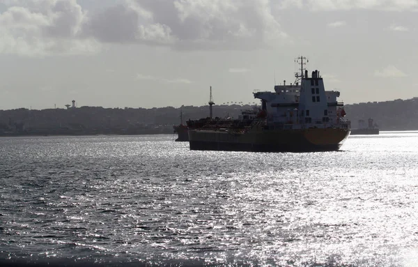 Salvador Bahia Brazil Αυγούστου 2012 Πλοίο Φαίνεται Αγκυροβολημένο Στα Νερά — Φωτογραφία Αρχείου