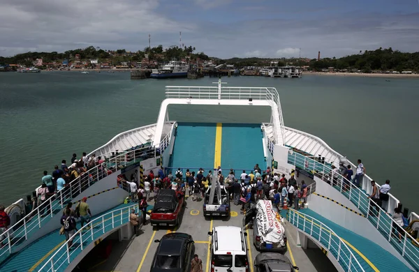 Salvador Bahia Brasil Septiembre 2017 Pasajeros Vehículos Que Desembarcan Del — Foto de Stock