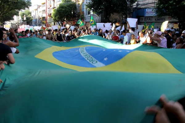 Salvador Bahia Brasil Junho 2013 Manifestantes Protestam Contra Chegada Dos — Fotografia de Stock