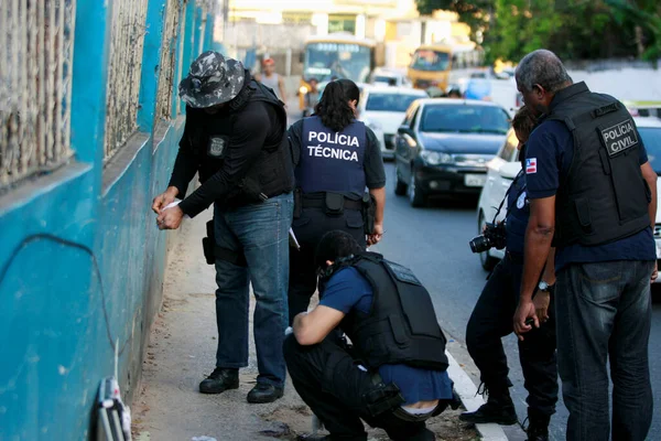 Salvador Bahia Brasil Octubre 2015 Agentes Comisaría Homicidios Expertos Realizan —  Fotos de Stock