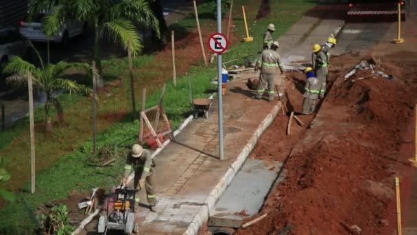 Salvador Bahia Brasil Mayo 2021 Gente Trabajando Construcción Exclusiva Carretera — Vídeos de Stock