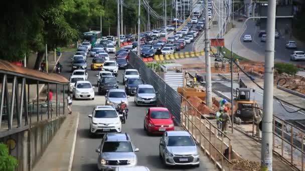 Salvador Bahia Brasil Mayo 2021 Vehículos Atasco Tráfico Cerca Construcción — Vídeos de Stock