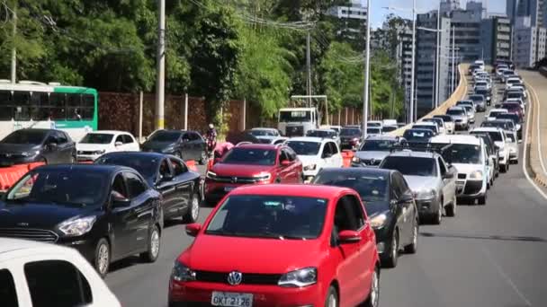 Salvador Bahia Brasil Mayo 2021 Vehículos Atasco Tráfico Cerca Construcción — Vídeo de stock