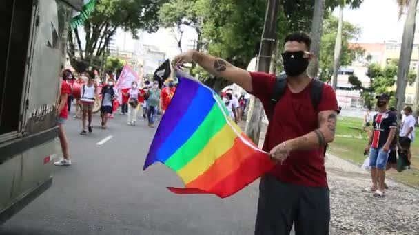 Salvador Bahia Brazil Junho 2021 Meleg Büszkeség Zászlóját Viselő Fiatalembert — Stock videók