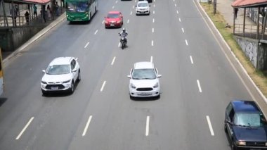 Salvador, Bahia, Brezilya 1 Haziran 2021: Salvador şehrinde araçların trafiği.