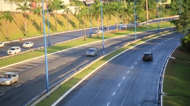 Salvador Bahia Brazil Juni 2021 Fordon Ses Passera Körfältet Motorväg — Stockvideo