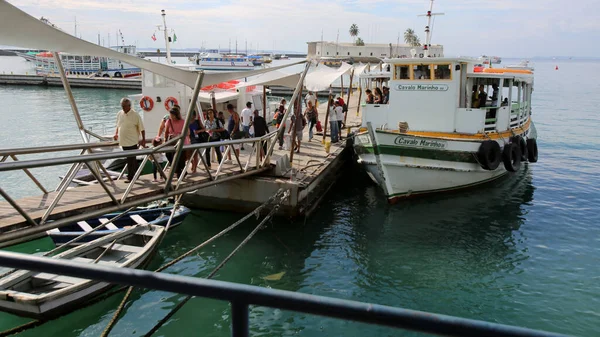 Salvador Bahia Brazil December 2017 Passengers Disembark Cavalo Marinho Lll — Stock Photo, Image