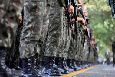Salvador, Bahia, Brezilya - 7 Eylül 2014: Brezilya 'nın Salvador kentinde bağımsızlığını kutlamak için askeri geçit töreninde Brezilya askerleri görüldü. * * * Yerel altyazı * * .