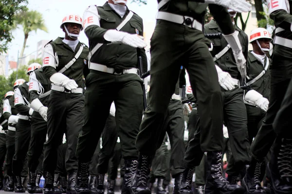 2014年9月7日 2014年9月7日 在萨尔瓦多市庆祝巴西独立的阅兵式上看到巴西陆军士兵 地方字幕 — 图库照片
