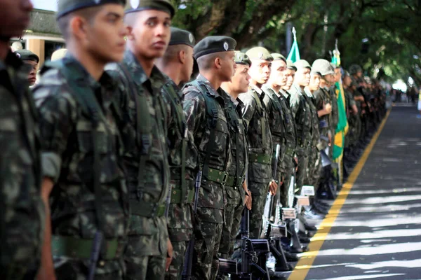 Salvador Bahia Brasilia Syyskuu 2014 Brasilian Armeijan Sotilaat Nähdään Sotilasparaatin — kuvapankkivalokuva