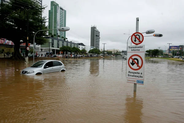 Salvador Bahia Brazil April 2015 Vehicle Seen Flooded Area Rainwater — Stock fotografie