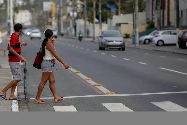 2017 Salvador Bahia Brazil 2017 People Trying Cross Street Salvador — 스톡 사진