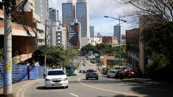 Salvador Bahia Brasil Julio 2021 Movimiento Vehículos Una Pendiente Barrio — Foto de Stock
