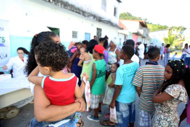 Salvador, Bahia, Brezilya - 20 Ekim 2017: Salvador 'daki bir çocuk yuvasında sosyal eylem sırasında diş çıkarma testi yapılıyor.