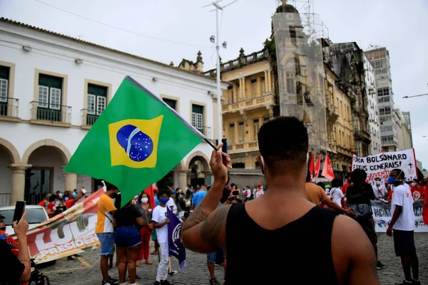 Salvador Bahia Brasil Julho 2018 Manifestante Carrega Bandeira Brasileira Durante — Fotografia de Stock