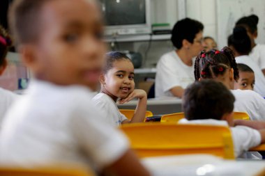 Salvador, Bahia, Brezilya - 24 Temmuz 2019: Salvador kentindeki Bahia Askeri Polisi 'nin kreşinde çocuklar görülüyor. * * * Yerel altyazı * *