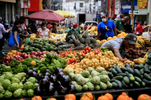 Salvador Bahia Brazil Juli 2021 Frukt Och Grönsaksförsäljare Den Informella — Stockfoto
