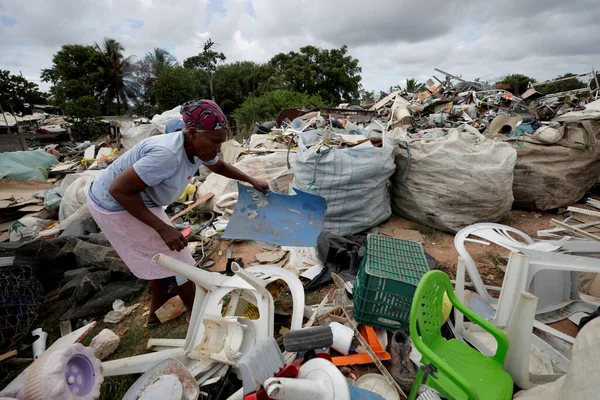 Lauro Freitas Bahia Brasil Março 2019 Idosa Coleta Material Para — Fotografia de Stock