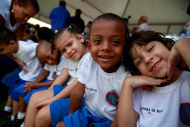 Salvador, Bahia, Brezilya - 10 Eylül 2015: Salvador kentindeki bir sınıfta halk kreşinden çocuklar görülüyor.