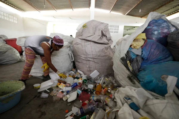 Alagoinhas Bahia Brasilien Mai 2019 Frau Arbeitet Einer Müllrecycling Kooperative — Stockfoto